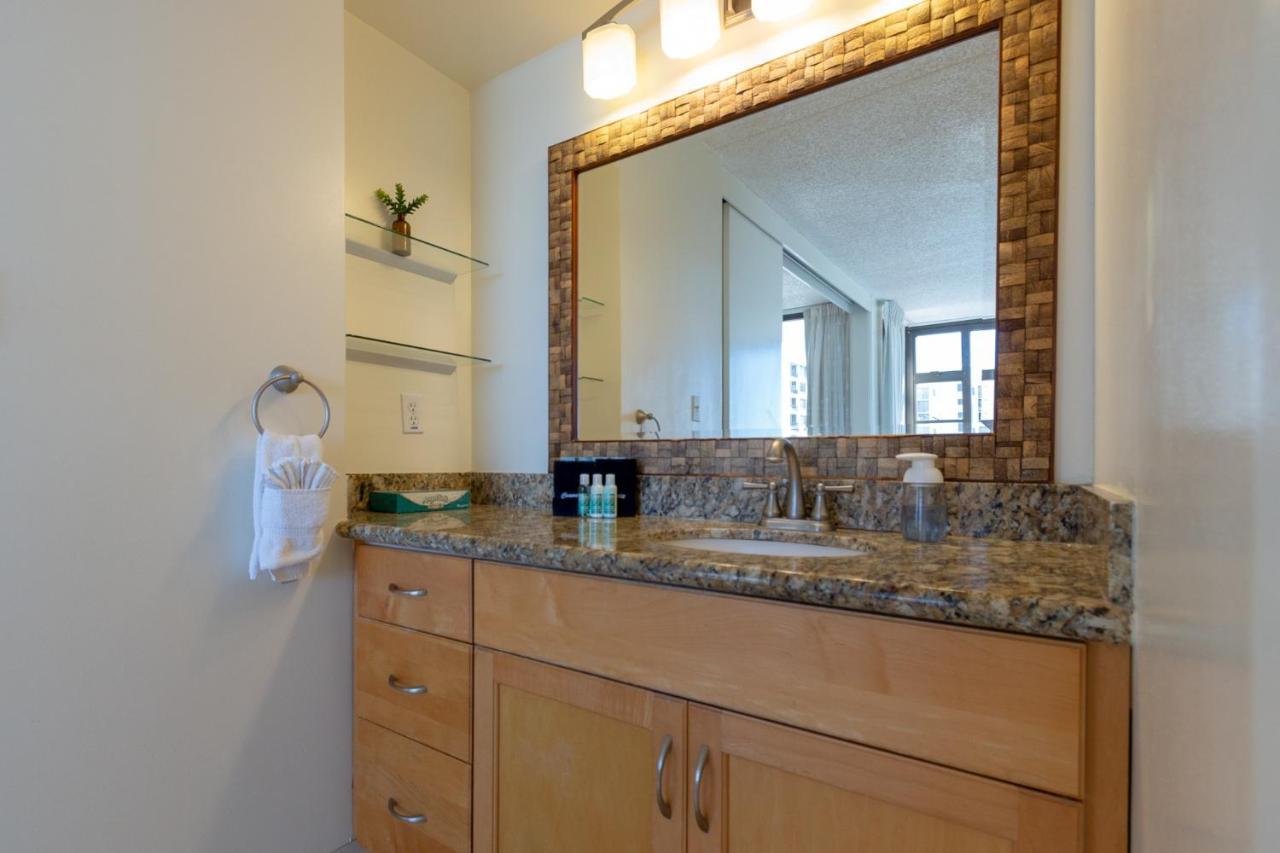 Beautifully Renovated 32Nd Floor Deluxe Ocean View Waikiki Condo Condo Honolulu Dış mekan fotoğraf