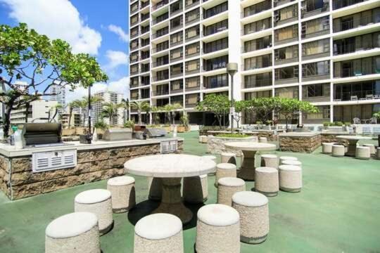Beautifully Renovated 32Nd Floor Deluxe Ocean View Waikiki Condo Condo Honolulu Dış mekan fotoğraf